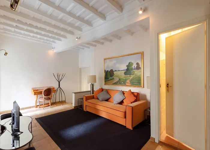 Cozy With Private Garden At Spanishsteps Appartamento