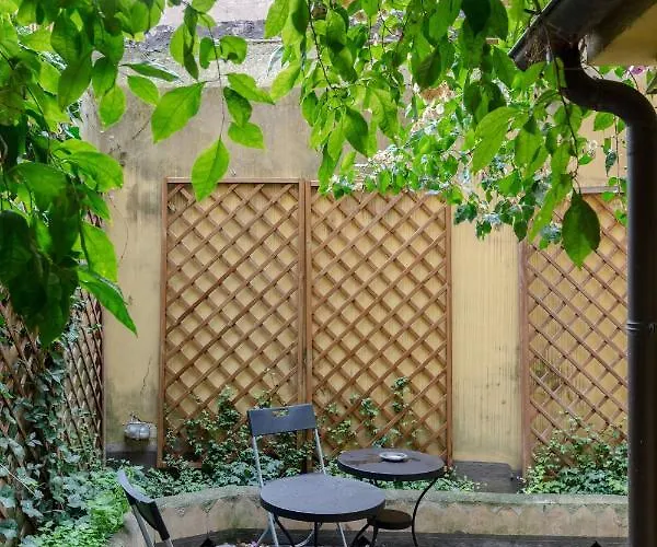 Cozy With Private Garden At Spanishsteps Appartamento