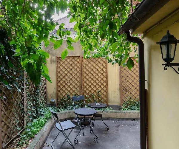 Cozy With Private Garden At Spanishsteps