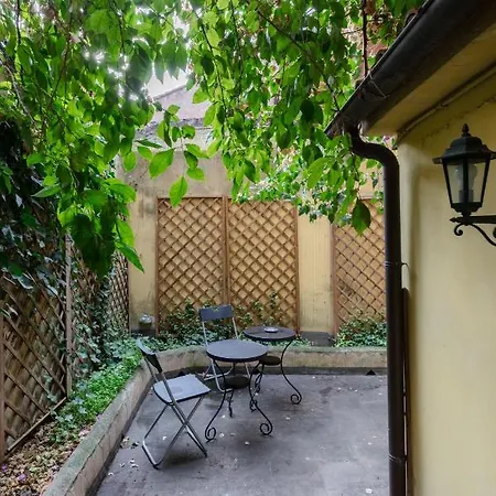 Cozy With Private Garden At Spanishsteps